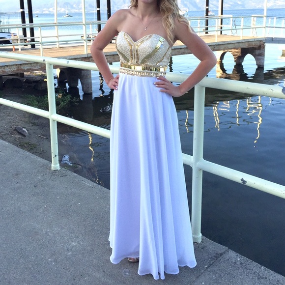 Dresses & Skirts - Beautiful gold and white prom dress